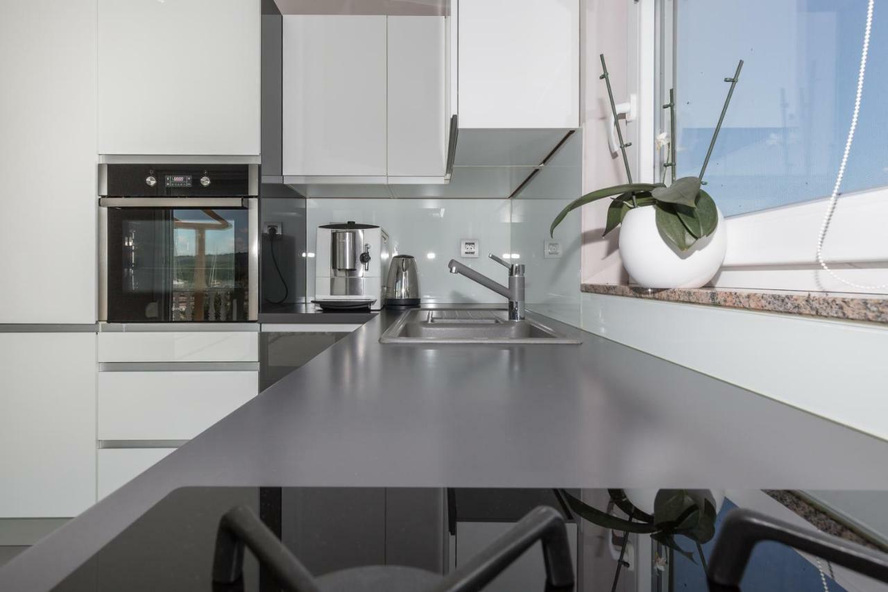 Modern And Spacious Apartment Bibinje Exterior photo